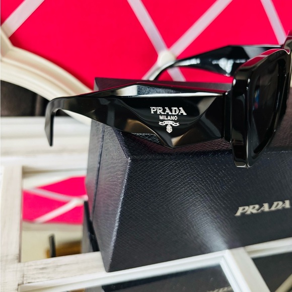 PRADA Sunglasses Black Square Cat Eye Triangle Logo and Engraved Front Logo - Picture 5 of 8